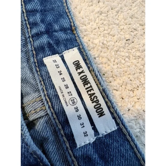 One x One Teaspoon Distressed Relaxed High‎ Waist Cotton Jeans - Picture 3 of 3